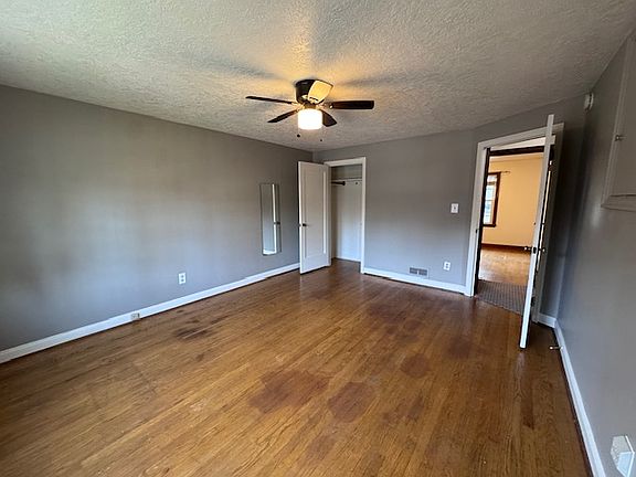 4th image of 1431-1433 NE 46th Ave