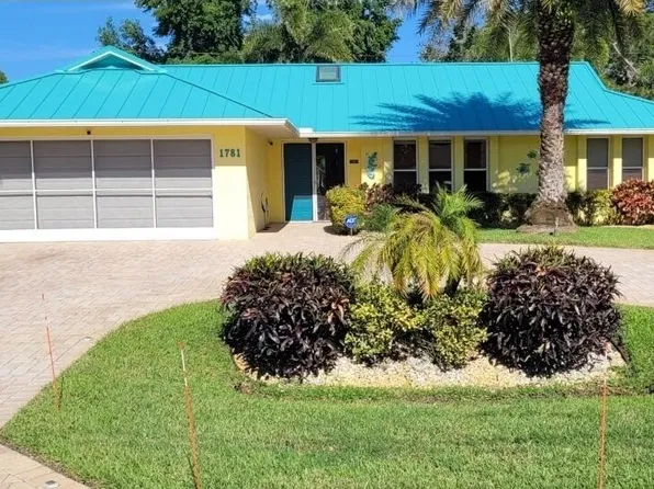 1781 SE Fallon Drive, Port St Lucie, FL 34983