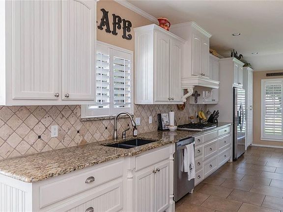 4th image of 6207 Circo Dr