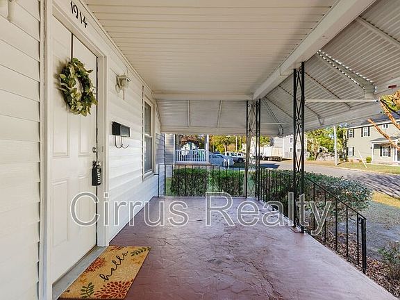 2nd image of 1914 Roanoke Ave