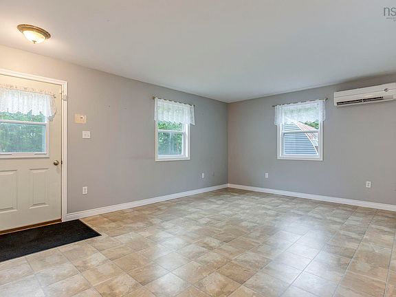 4th image of 20 Bell St