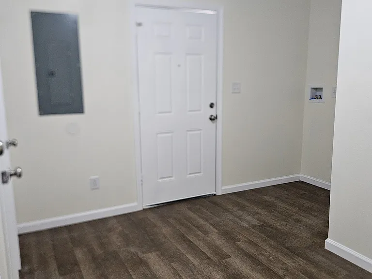 302 N Main St — Photo 28