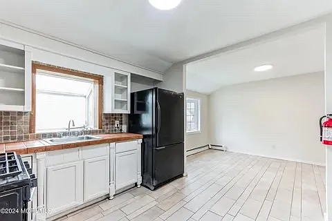 793 Bay Ave — Photo 6