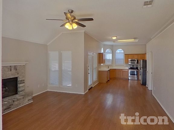 4th image of 2983 Firewheel Dr