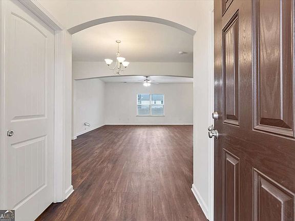 5th image of 147 Biscayne Ter