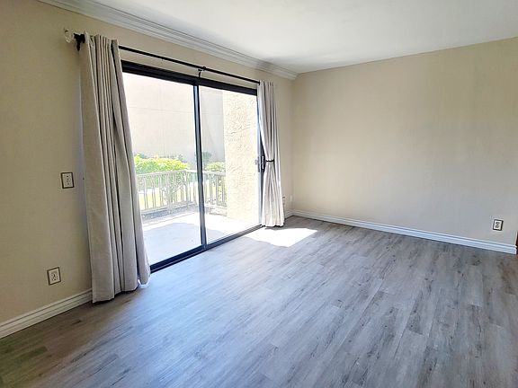 5th image of 31200 Landau Blvd APT 701