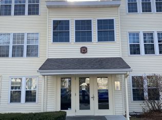 15 Walden Dr APT 12, Natick, MA 01760