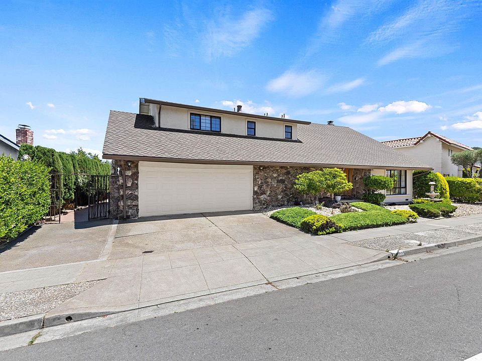 1st image of 3772 Oakes Dr