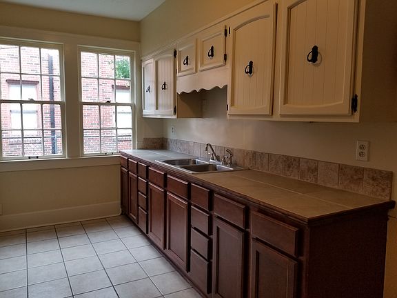 3rd image of 2525 Liberty St #1