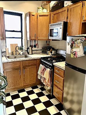 2nd image of 510 Hudson St #33