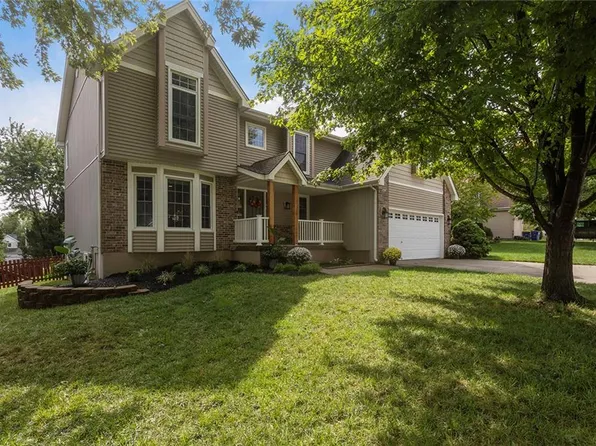 1533 Canterbury Ln, Liberty, MO 64068