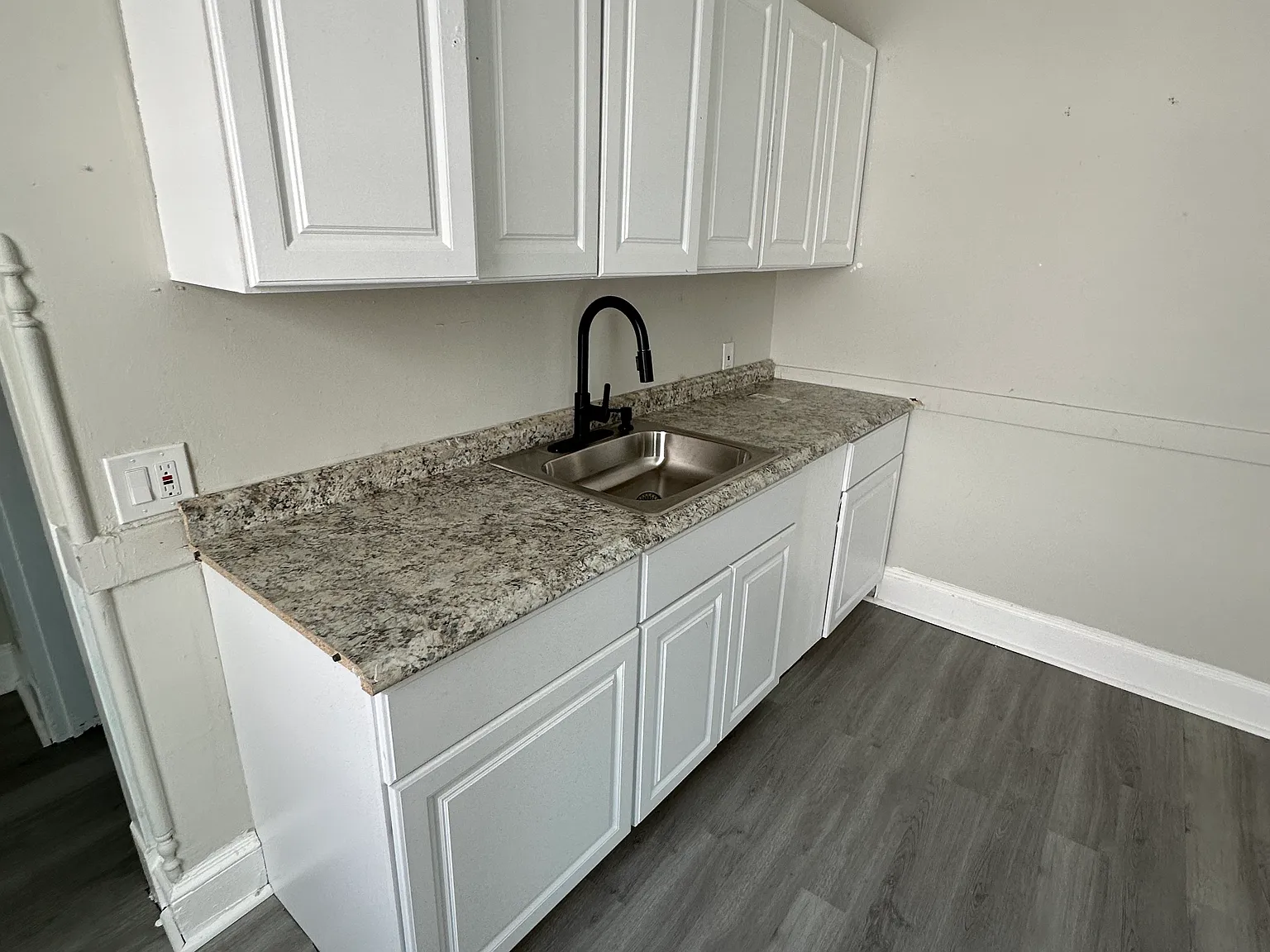3 bed, 850 sqft, $1,349 — Photo 3