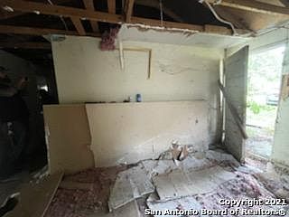 2nd image of 617 VFW BLVD