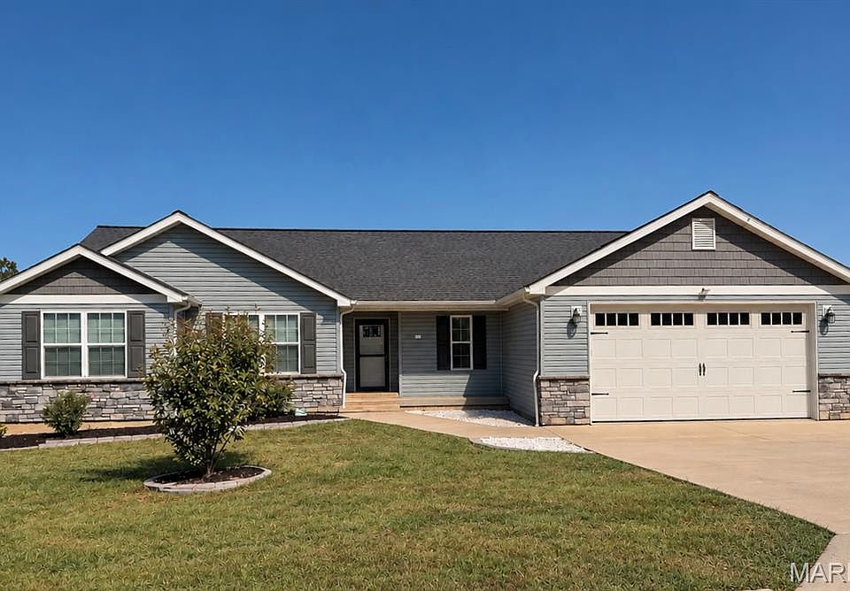 1st image of 212 Redbud Dr