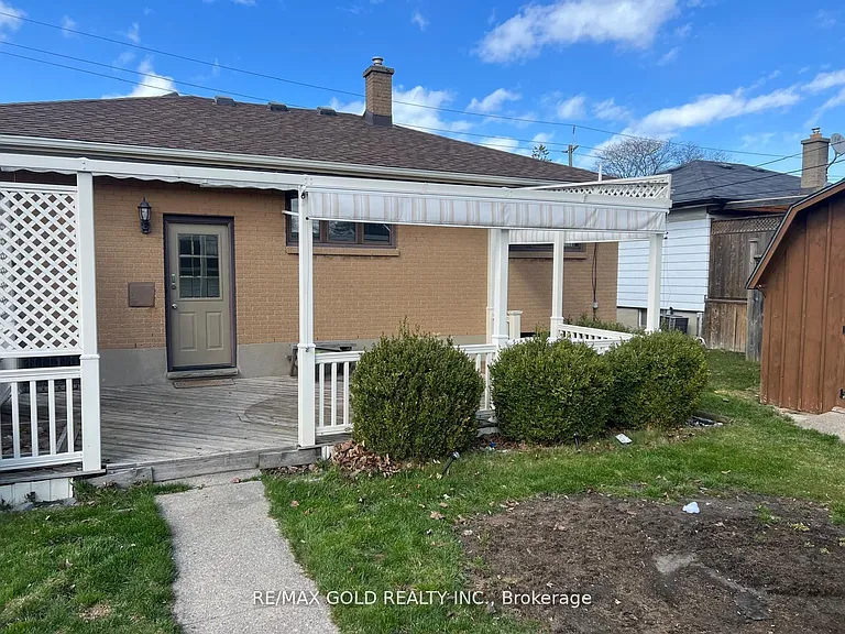 979 Wellington St — Photo 29