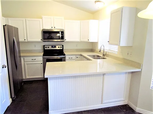 1102 N 2675 W — Photo 2