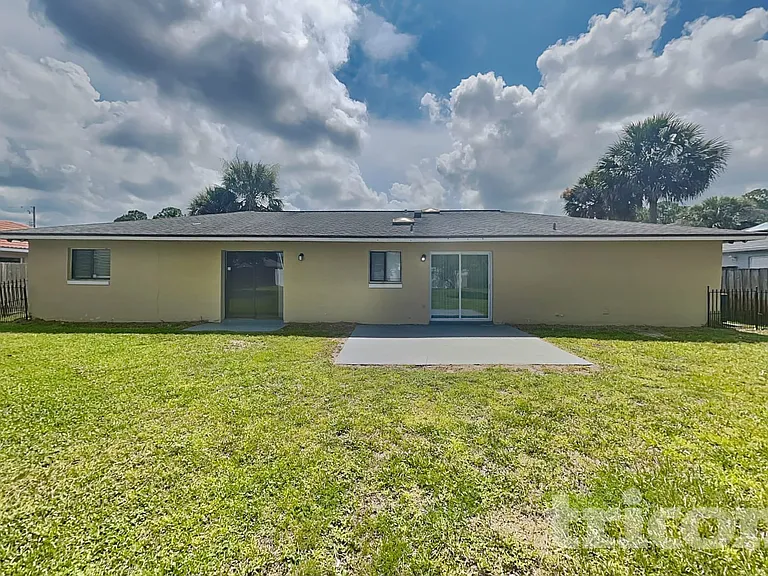 27 Princess Rose Dr — Photo 16