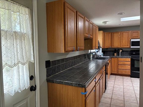 4th image of 10422 A St S