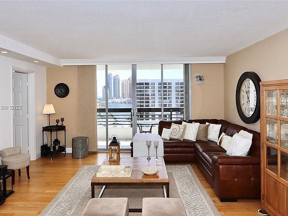 2nd image of 3500 Mystic Pointe Dr APT 1606