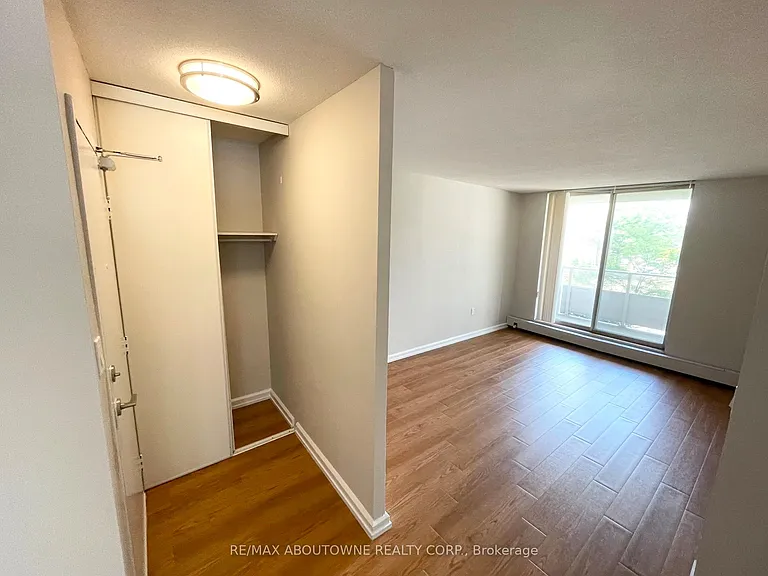 111 Market St #207 — Photo 5