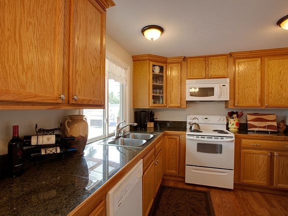 4th image of 3250 16th St SE