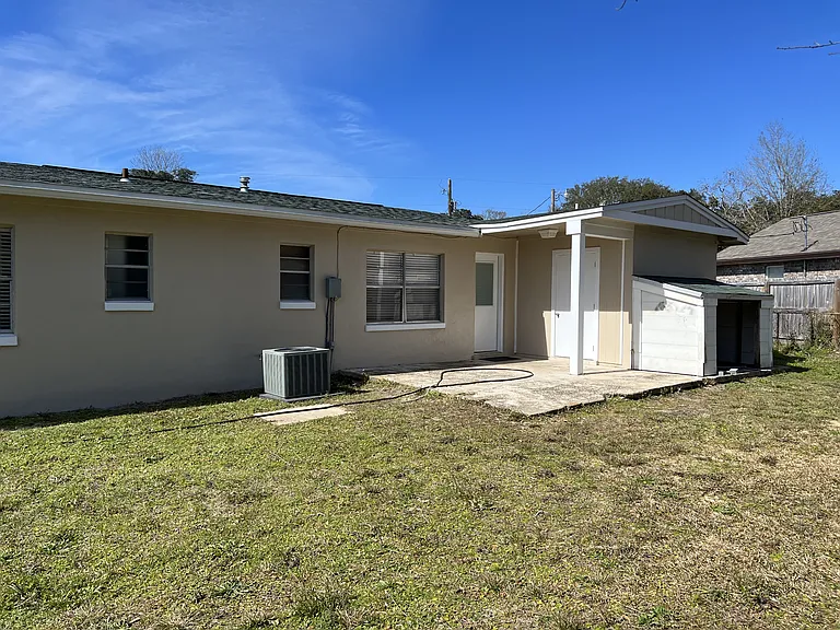 509 Trenton St — Photo 15