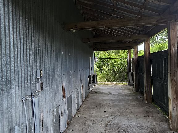 4th image of 2235 Indigo Ave