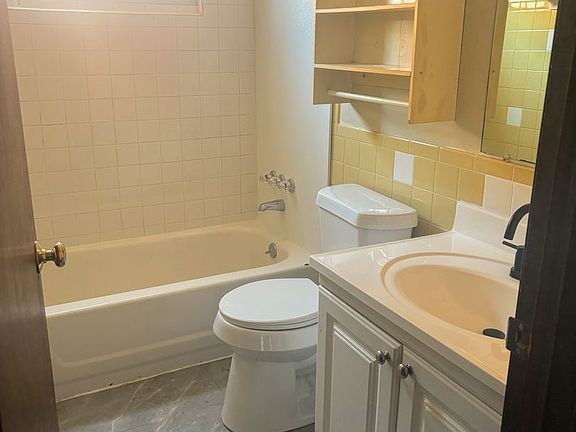 5th image of 364 Robert Dr #4
