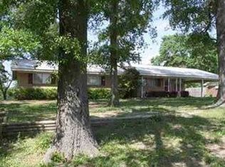 1204 Dawn St, Gilmer, TX 75644