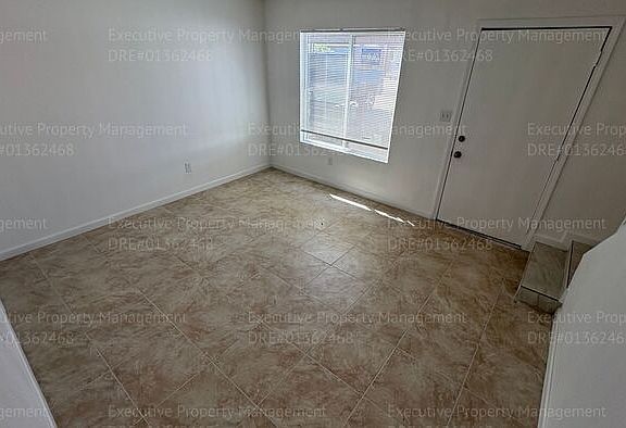 5th image of 2909 S Chester Ave #16