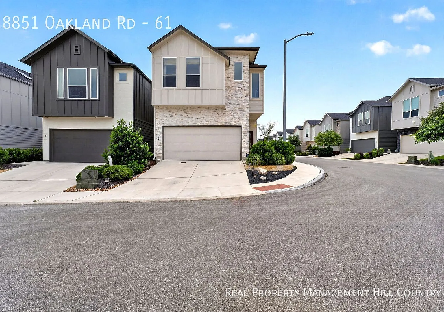 Gated community, 2 story townhome by Med center — Photo 2
