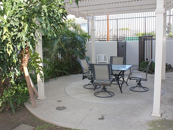 5th image of 1160 Newport Ave Unit 206