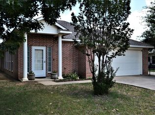 451 Senter Ct, Burleson, TX 76028