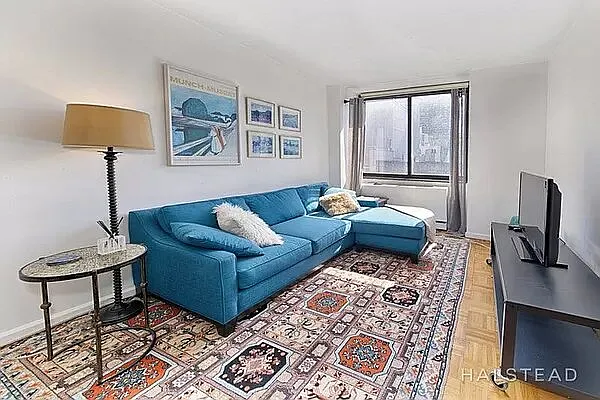 Rented by R New York | media 9