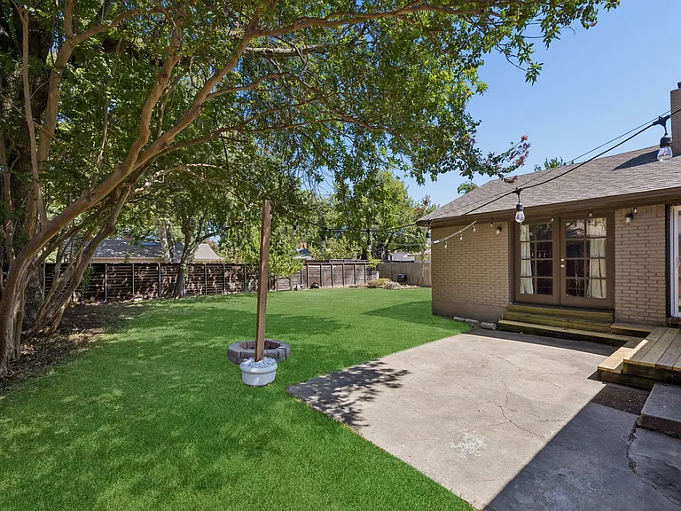 8618 Lockhaven Dr — Photo 24