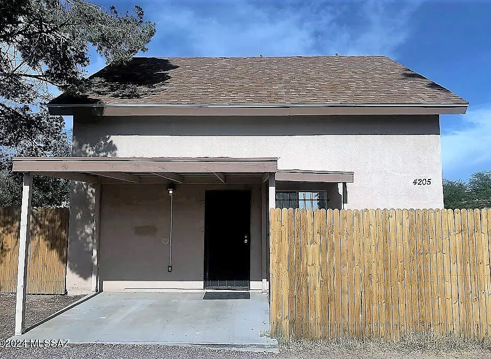 4205 E Paseo Dorado