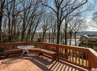 18 Spring Hollow Rd, Centerport, NY 11721