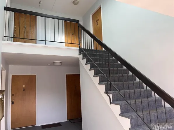 141 H Beverly Hill Ter, Woodbridge, NJ 07095