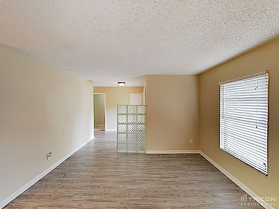 3rd image of 2405 Eagle Chase Dr