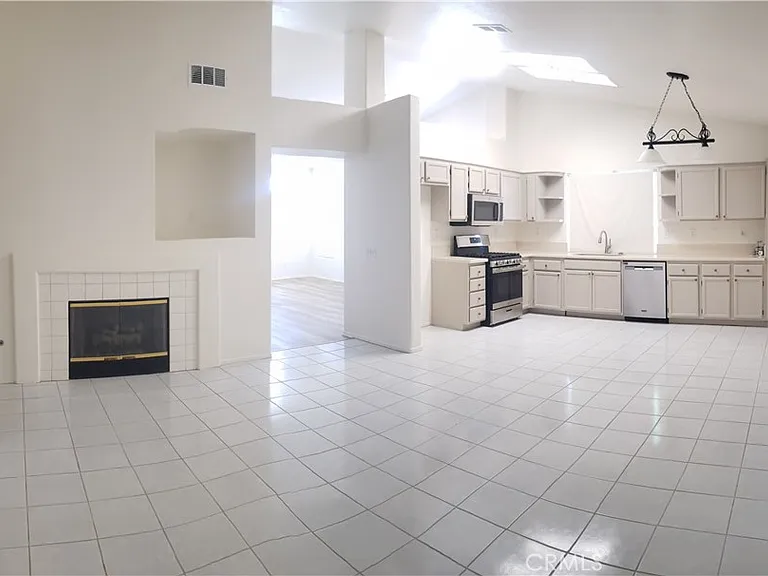 3080 Hampton Ave — Photo 5