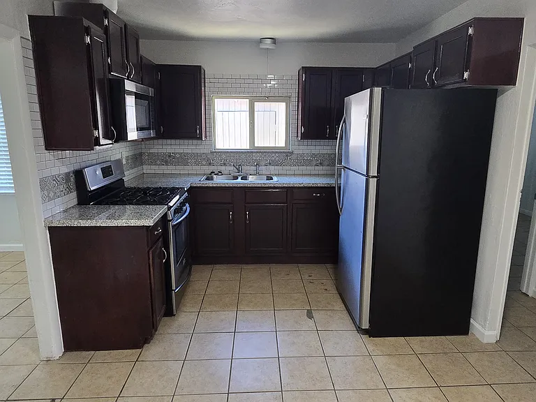 2501 N Sparkman Blvd — Photo 9