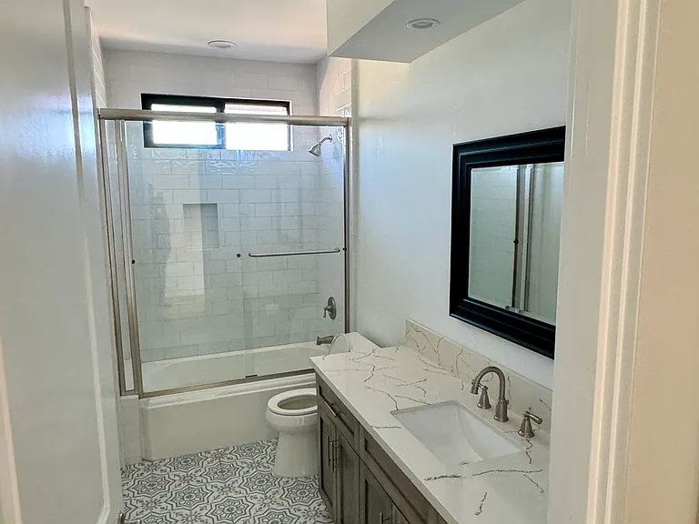 2214 Elden Ave #B — Photo 8