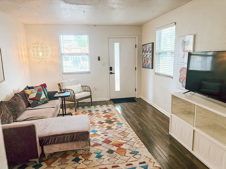 2043 14th St N #A — Photo 3