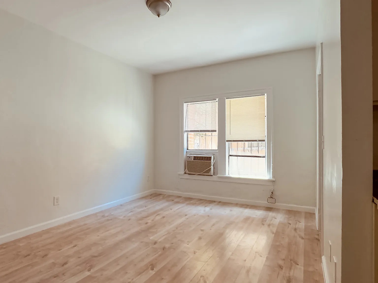 Leeward Place — Photo 3