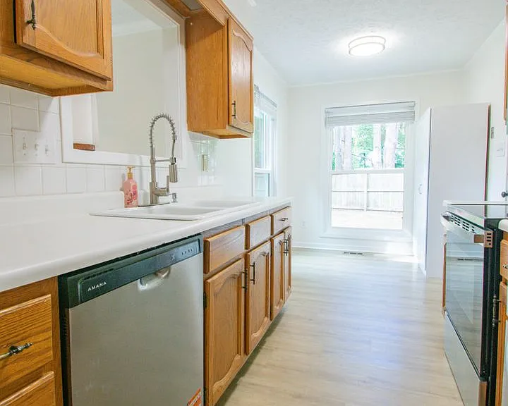 513 Andrea Ct — Photo 7