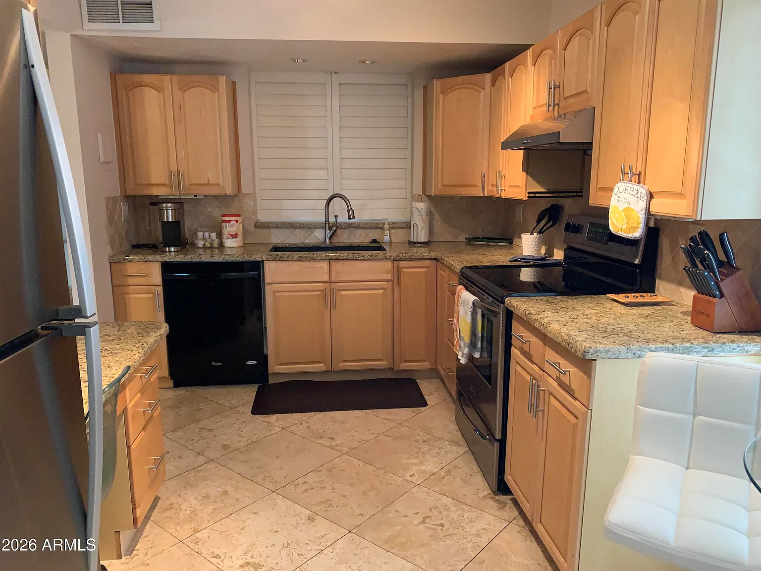 2 bed, 1.0 bath, 1258 sqft, $2,000 — Photo 4
