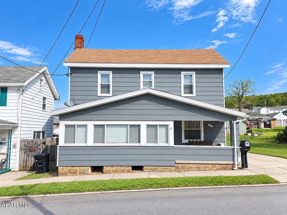1st image of 121 Saint Thomas St