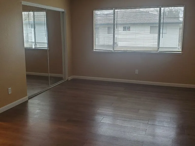 9504 Emerald Park Dr #4 — Photo 9