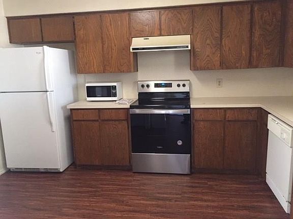 3rd image of 2205 Canterbury Ct