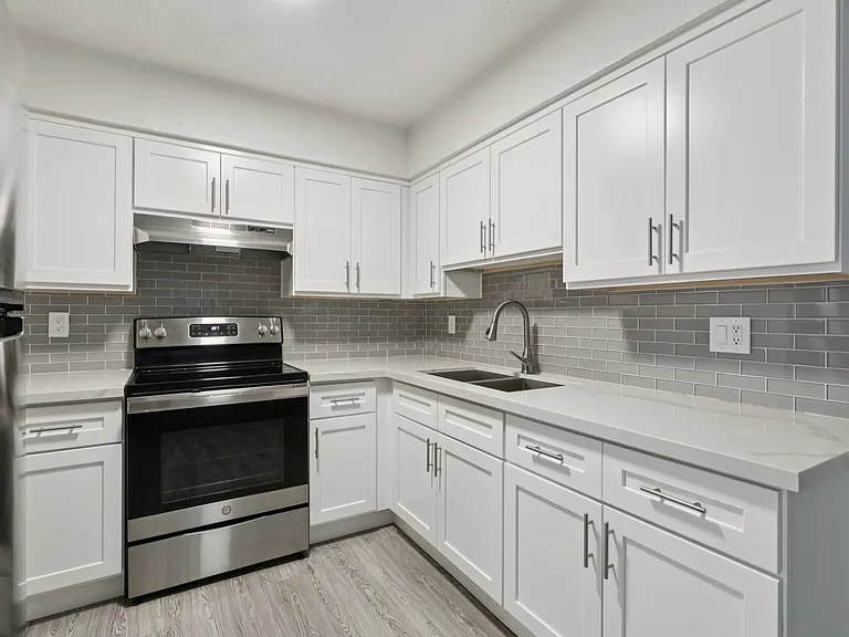 Copper Canyon Apartments — Photo 31